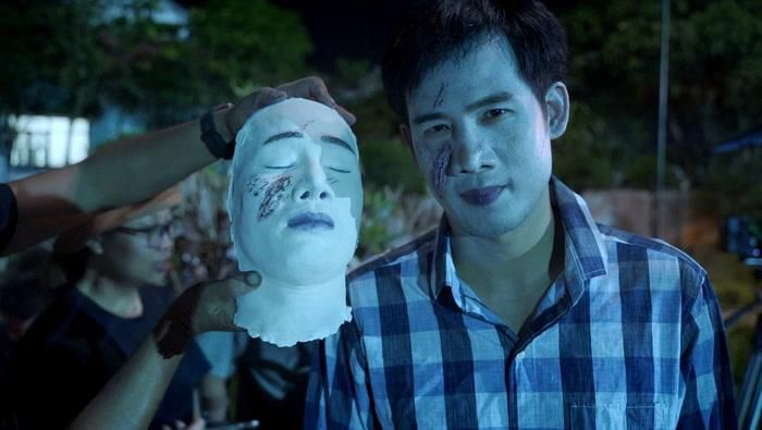 Diễn viên Thanh Thức và chiếc mặt nạ xác chết gây ám ảnh trong “Lật mặt 6“. Ảnh: Nhà sản xuất