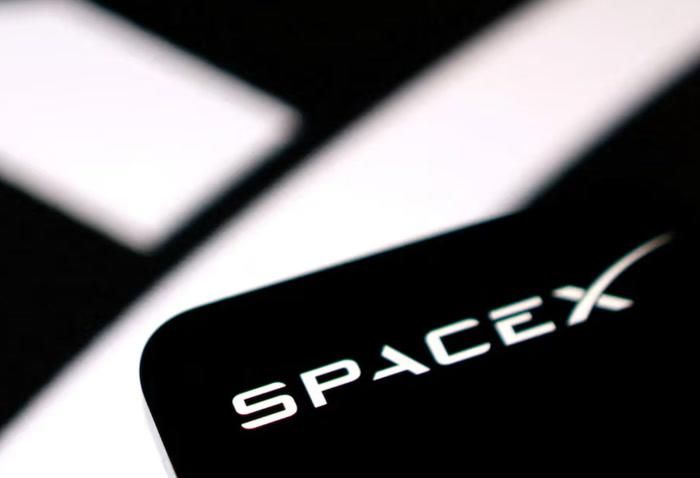 Elon Musk hiện sở hữu 48,4% cổ phần SpaceX. Ảnh: Reuters