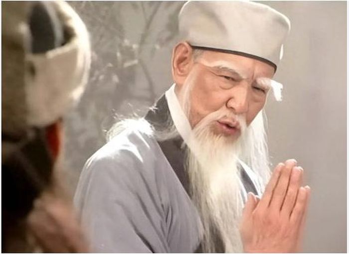 Vô Danh thần tăng sở hữu cảnh giới võ học thâm sâu là đệ nhất cao thủ của Thiên Long Bát Bộ.
