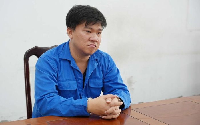 Phạm Đỗ Đăng Khoa tại cơ quan điều tra. Ảnh: Công an TP HCM