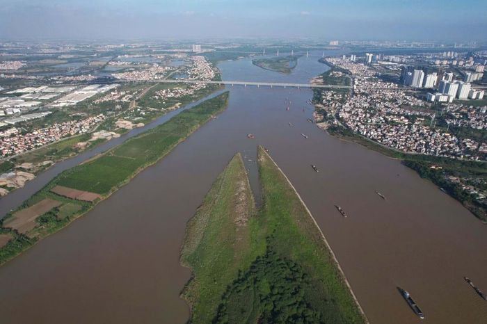 Một góc sông Hồng nhìn từ trên cao. Ảnh: Hải Nguyễn/Báo Lao động