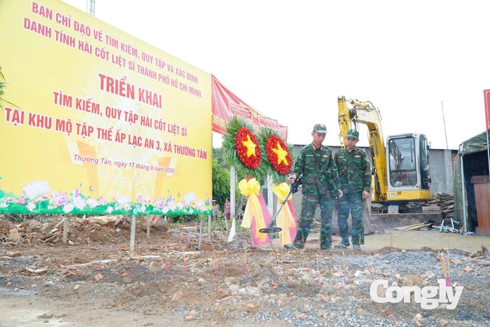 Theo thông tin ban đầu, tại khu mộ tập thể ở ấp Lạc An 3 xác định có 5 hài cốt liệt sĩ.