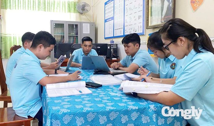Đội “Mắt biển” tích cực ôn luyện lý thuyết các phần thi kiến thức