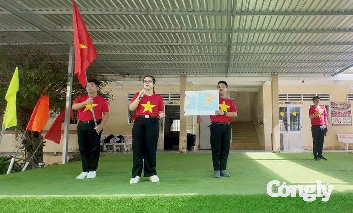 Đội “Mắt biển” tích cực luyện tập luyện tập phần thi Vượt sóng (thuyết trình)