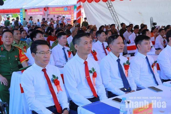 Đại biểu dự ngày hội.