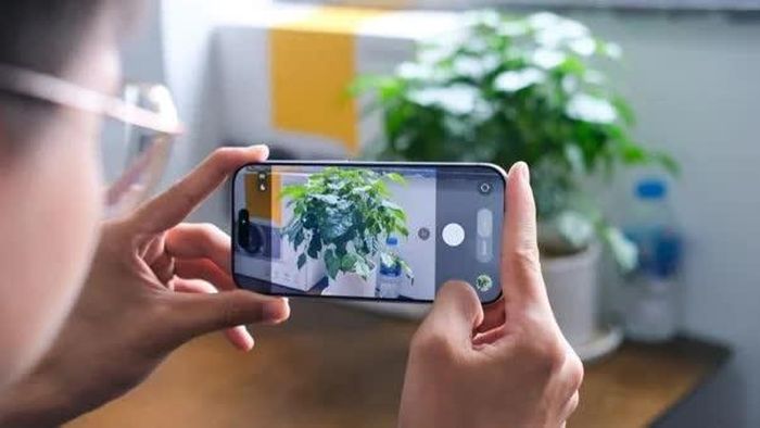 Camera iPhone 17 quay chụp vẫn rất ấn tượng.