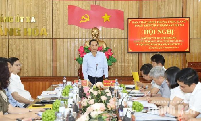 Phó Bí thư Đảng ủy Mặt trận Tổ quốc, các đoàn thể Trung ương Nguyễn Thái Học phát biểu tại hội nghị.