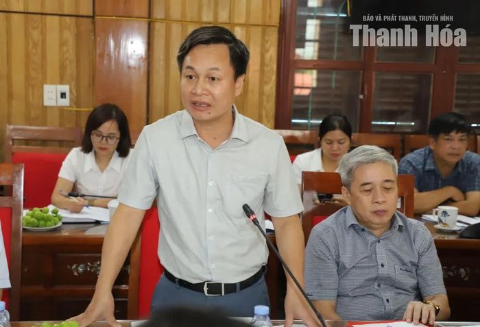 Lãnh đạo xã Hoằng Hóa phát biểu tại buổi làm việc.