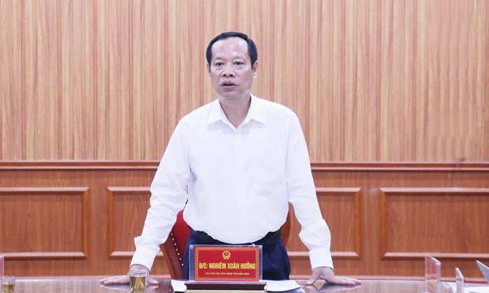 Đồng chí Nghiêm Xuân Hưởng chủ trì buổi giám sát.