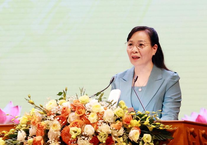 Đồng chí Nguyễn Thị Hà phát biểu tại hội nghị.