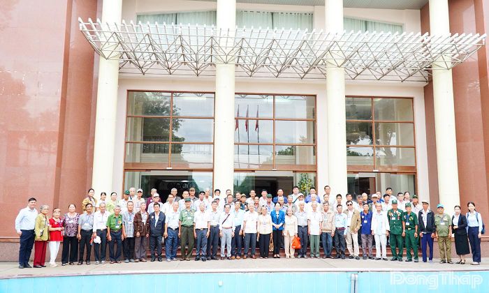 Họp mặt, tiễn Đoàn người có công với cách mạng đi viếng Lăng Chủ tịch Hồ Chí Minh, tham quan Thủ đô Hà Nội và một số tỉnh phía Bắc đợt 3 năm 2026.