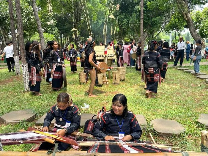  Các hoạt động giao lưu, các không gian trải nghiệm, giới thiệu nghề thủ công cũng sẽ được giới thiệu đến du khách tại Festival. Ảnh: Lam Nguyên 
