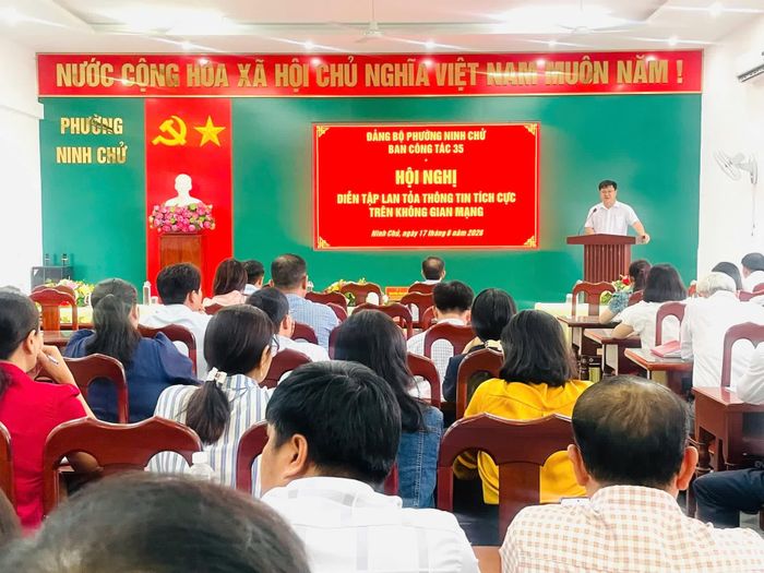 Quang cảnh hội nghị.