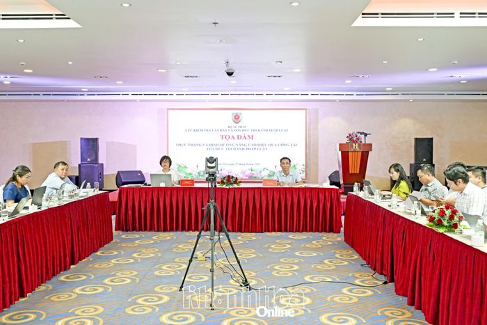 Quang cảnh buổi tọa đàm tại tỉnh Khánh Hòa.