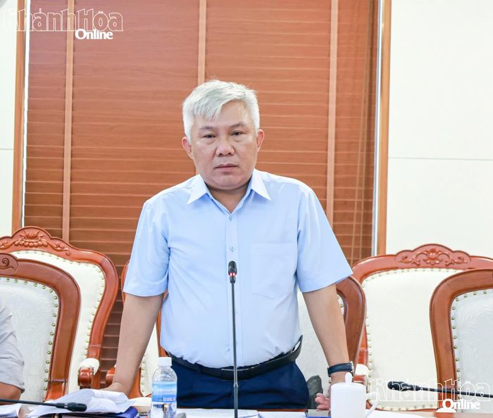Lãnh đạo Sở Nông nghiệp và Môi trường phát biểu tại cuộc họp.