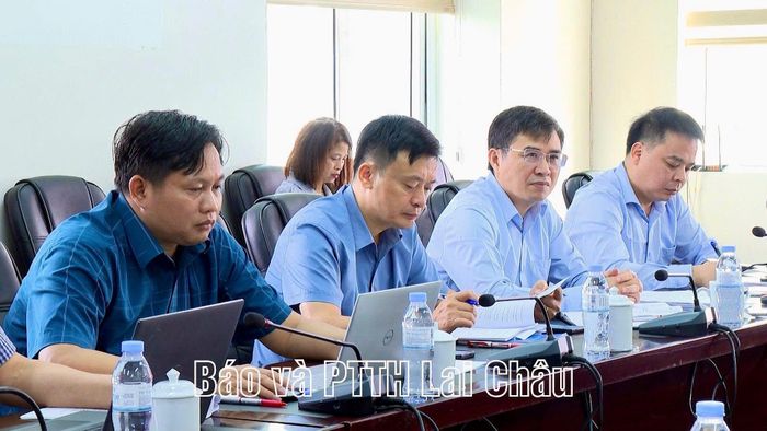 Các đại biểu dự hội nghị.