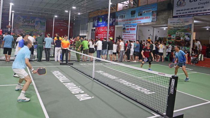 Chung kết đôi nam nhóm 3 giải phong trào.