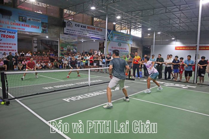 Chung kết đôi nam nhóm 1 giải phong trào.