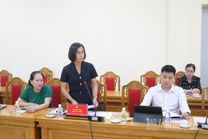 Lãnh đạo UBND xã Đồng Đăng phát biểu ý kiến tại hội nghị