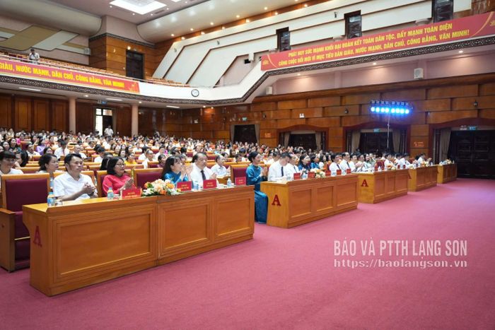 Các đại biểu tham dự tại hội nghị