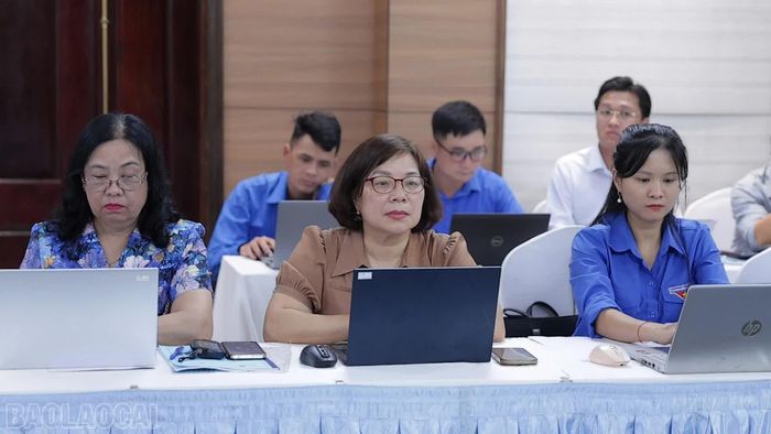 Các đại biểu tham gia hội thảo