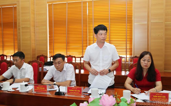 Lãnh đạo UBND xã Si Ma Cai nêu một số kiến nghị.