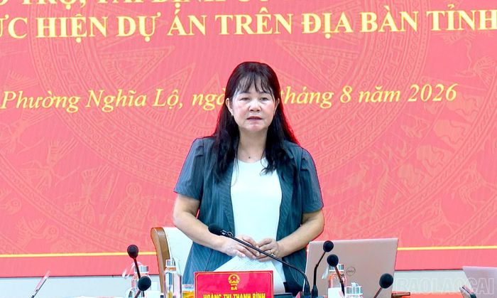 Đồng chí Phó Chủ tịch HĐND tỉnh Hoàng Thị Thanh Bình phát biểu tại buổi làm việc.