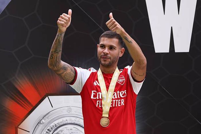 Bruno Guimaraes trong quá trình thích nghi với lối chơi mới của Pháo thủ.