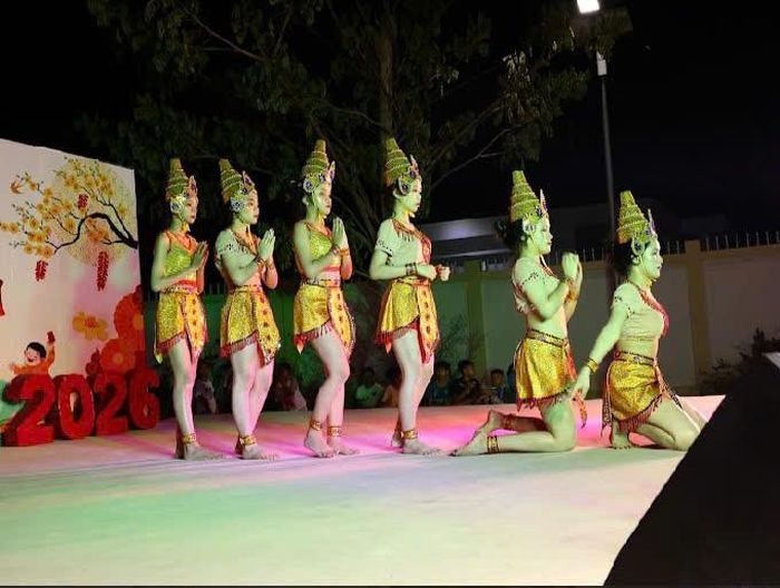 Tiết mục múa mang đậm màu sắc văn hóa Chăm do các thành viên trẻ biểu diễn trong chương trình văn nghệ