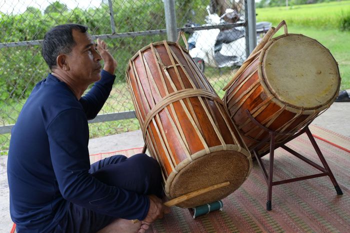 Trống ghi - năng luôn xuất hiện theo cặp và được đặt chéo khi biểu diễn