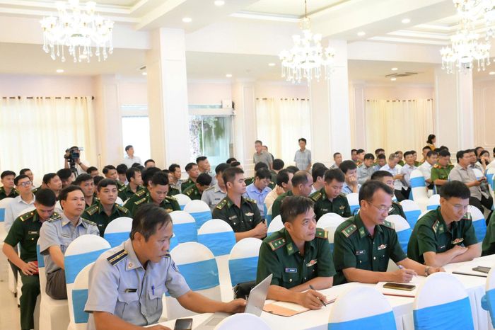 Các đại biểu tham dự hội nghị tập huấn về triển khai quy định xử phạt vi phạm hành chính trong lĩnh vực thủy sản