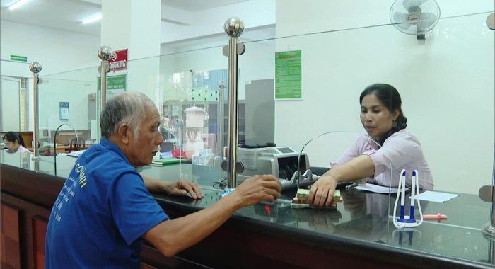 Phòng Giao dịch Ngân hàng Chính sách xã hội Lâm Hà (Lâm Đồng) giải ngân cho hộ dân