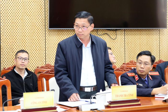 Phó Chánh Thanh tra tỉnh Trần Mậu Dũng báo cáo, nêu ý kiến tại buổi tiếp công dân