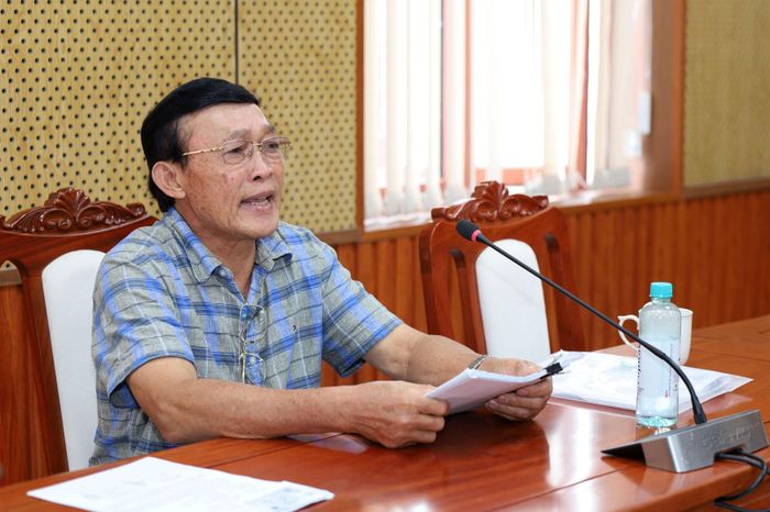 Ông Lương Duy Thao trình bày kiến nghị tại buổi tiếp