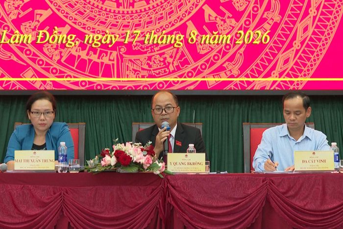 Các Phó Chủ tịch HĐND tỉnh Lâm Đồng chủ trì hội nghị