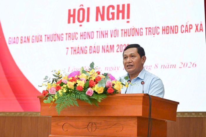 Ủy viên Ban Thường vụ Tỉnh ủy, Phó Chủ tịch HĐND tỉnh K’ Mák phát biểu kết luận hội nghị