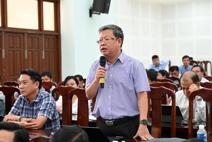 Bí thư Đảng ủy, Chủ tịch HĐND xã Hòa Thắng Nguyễn Đức Hải Tùng có ý kiến tại hội nghị