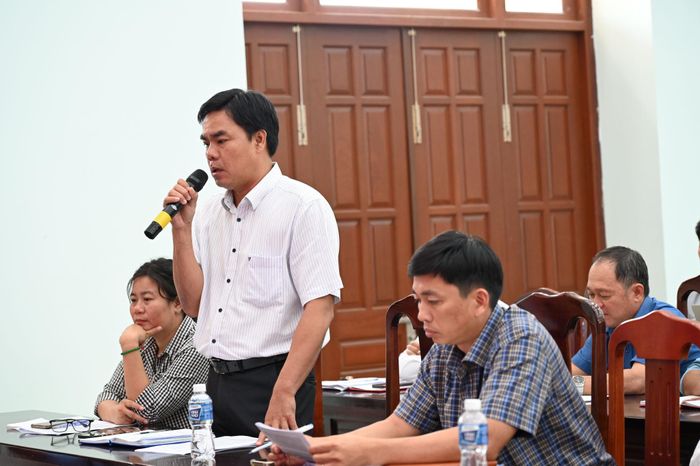 Phó trưởng Ban Kinh tế - Ngân sách HĐND xã Bắc Bình Bá Lâm Anh Tuấn có ý kiến tại hội nghị