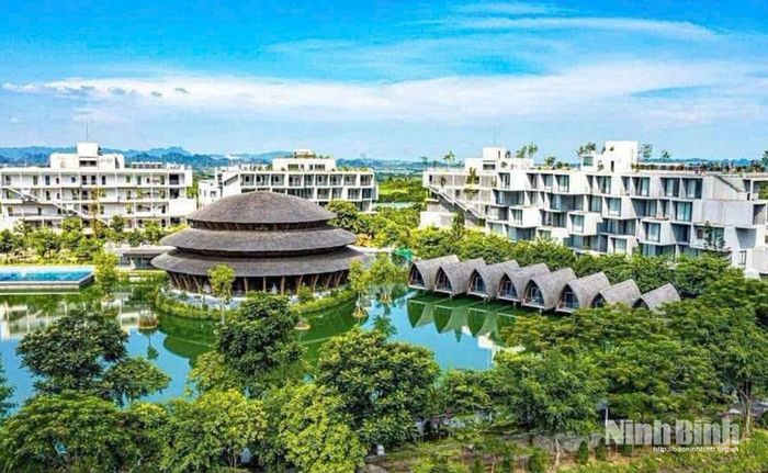 Khu du lịch nghỉ dưỡng Wyndham Grand Vedana Ninh Binh (xã Cúc Phương) được đầu tư trở thành điểm đến hấp dẫn của du khách.