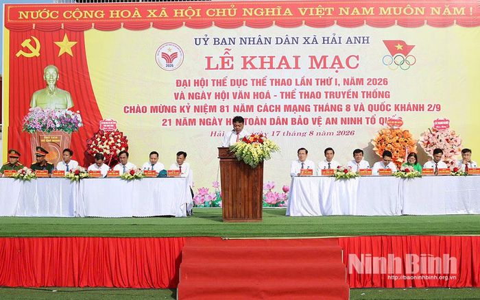 Các đại biểu dự chương trình khai mạc Đại hội.