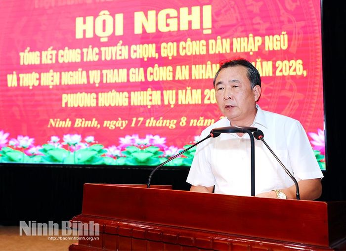 Đồng chí Bùi Đức Thái, Tỉnh ủy viên, Giám đốc Sở Tư pháp phát biểu tại hội nghị.
