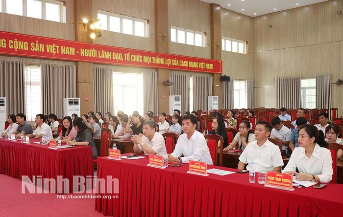 Các đại biểu dự Lễ khai giảng.