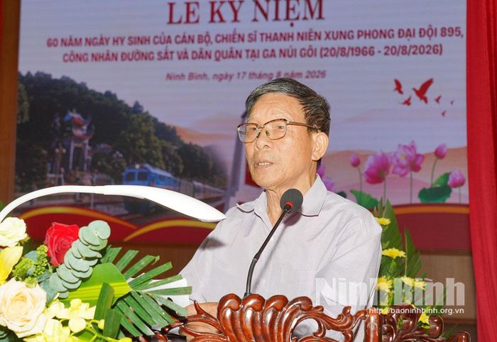 Đại diện Ban liên lạc Hội cựu TNXP Đại đội 895 và thân nhân liệt sĩ phát biểu tại Lễ kỷ niệm.