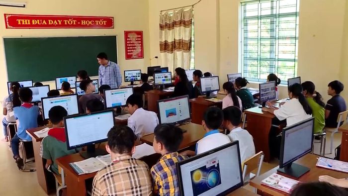 Một tiết học của học sinh Trường THCS Cúc Phương.