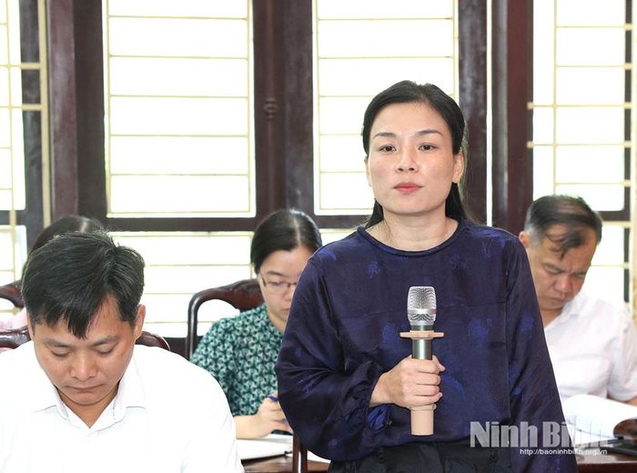 Đại diện lãnh đạo Sở Nội vụ phát biểu tại hội nghị.