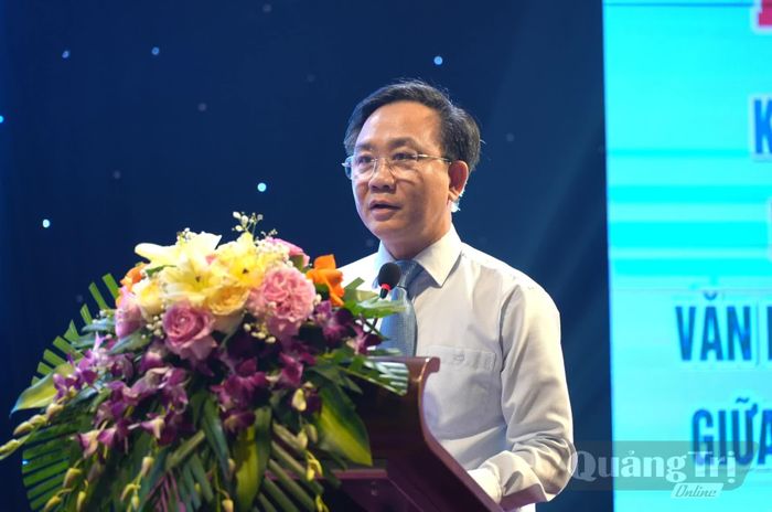 Đồng chí Hoàng Xuân Tân, Phó Chủ tịch UBND tỉnh Quảng Trị phát biểu tại hội nghị - Ảnh: T.Đ