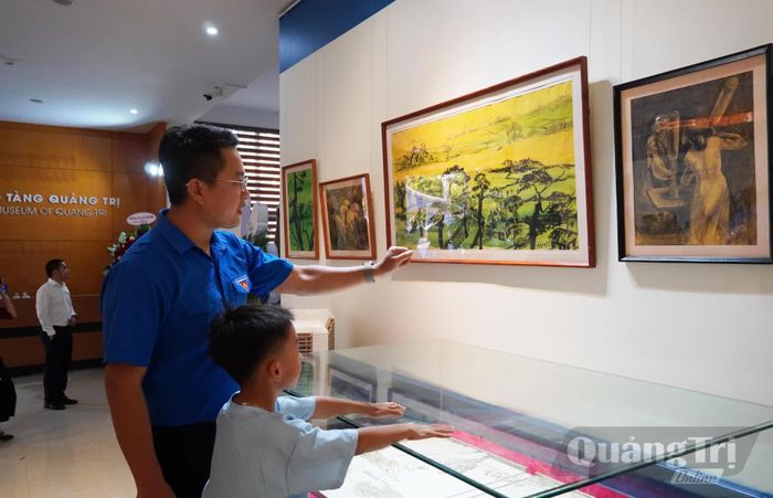 Triển lãm mỹ thuật “Lê Bá Đảng-Khát vọng hòa bình” giới thiệu đến công chúng khoảng 100 tác phẩm, hiện vật và tư liệu - Ảnh: X.P