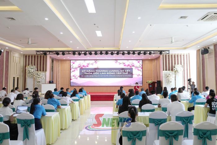 Hội nghị tập huấn kỹ năng thương lượng, ký kết thỏa ước lao động tập thể.
