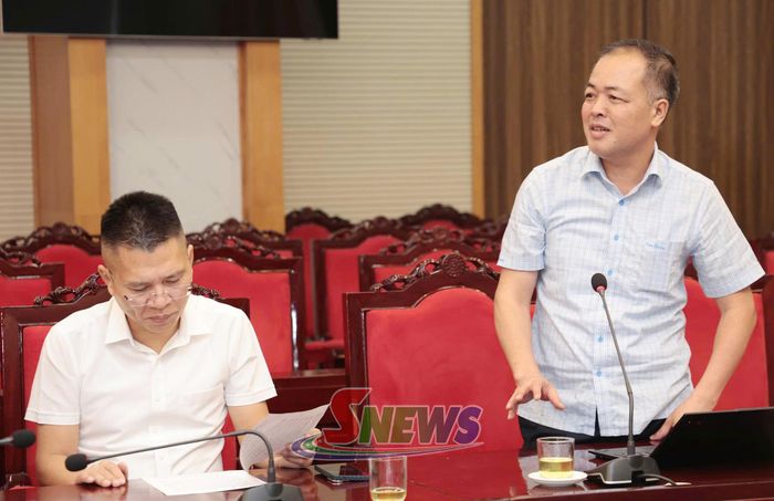 Lãnh đạo Công ty Thủy điện Sơn La phát biểu tại cuộc làm việc.