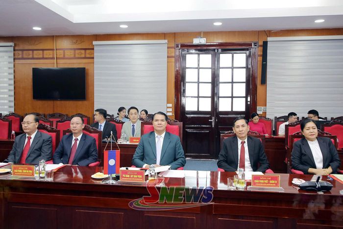 Đoàn công tác tỉnh Bò Kẹo, nước Cộng hòa Dân chủ Nhân dân Lào.